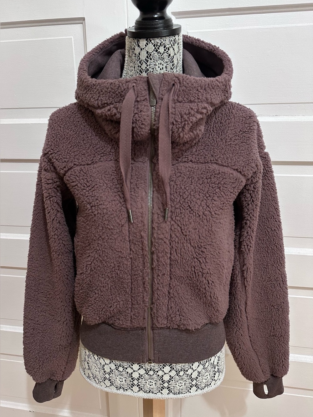 Lululemon Short Sweet and Sherpa Jacket Size XS Heathered Antique Bark $168